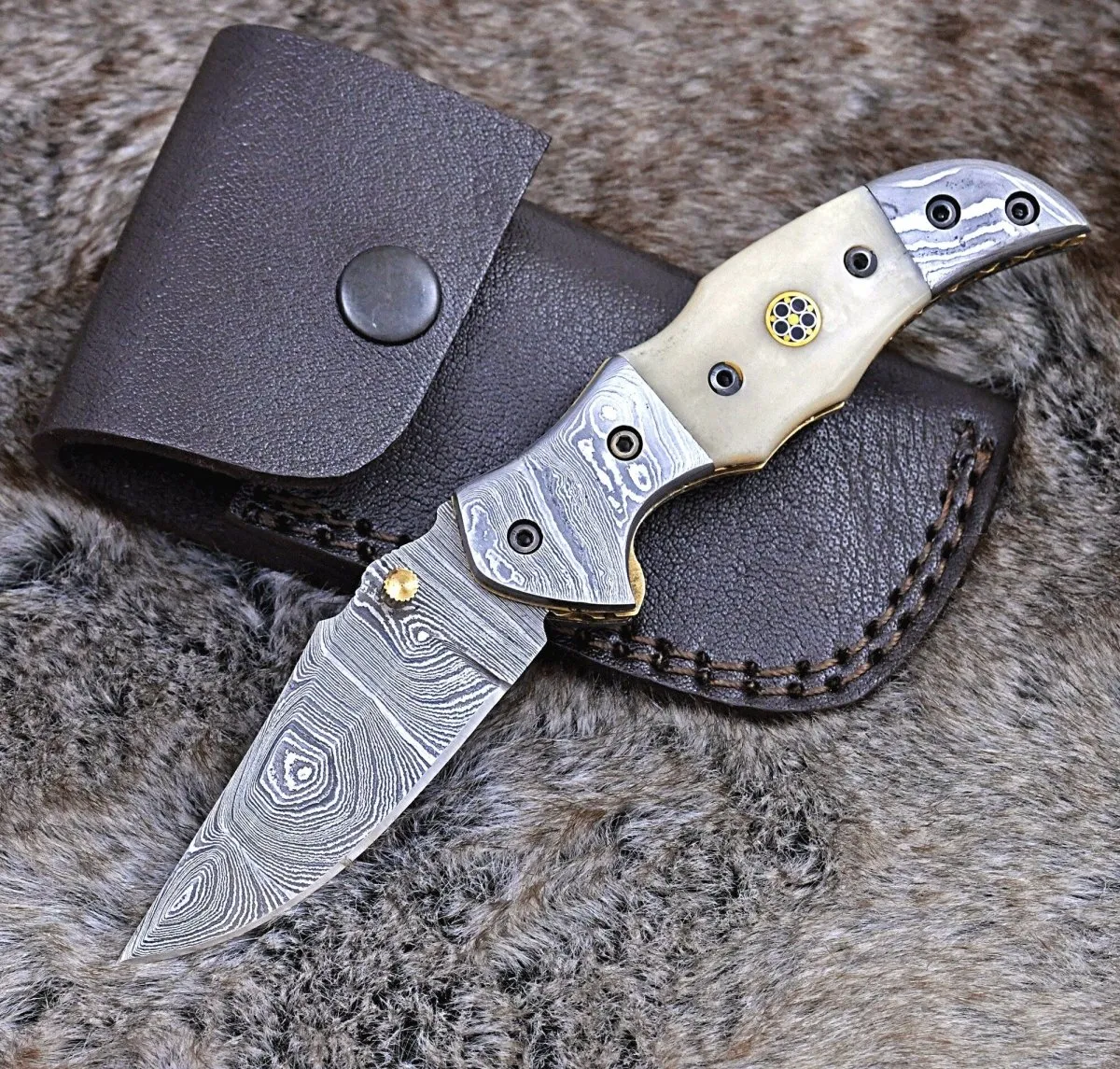 Spire Gentleman's Pocket Knife with Bone and Handle